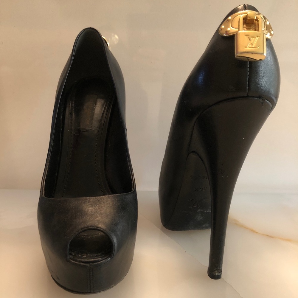 Lv leather heels size 37